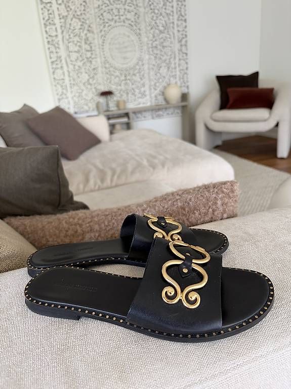 Scarpe da donna: Makis Kotris Slippers schwarz/gold Gr.39 – Nuovo (secondo la descrizione) da Meilen venduto da SabrinaK1992 3