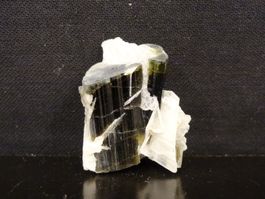 TURMALIN KRISTALL 12.5g 62.65ct 3.1x2.1x1.9cm NATUR SKULPTUR