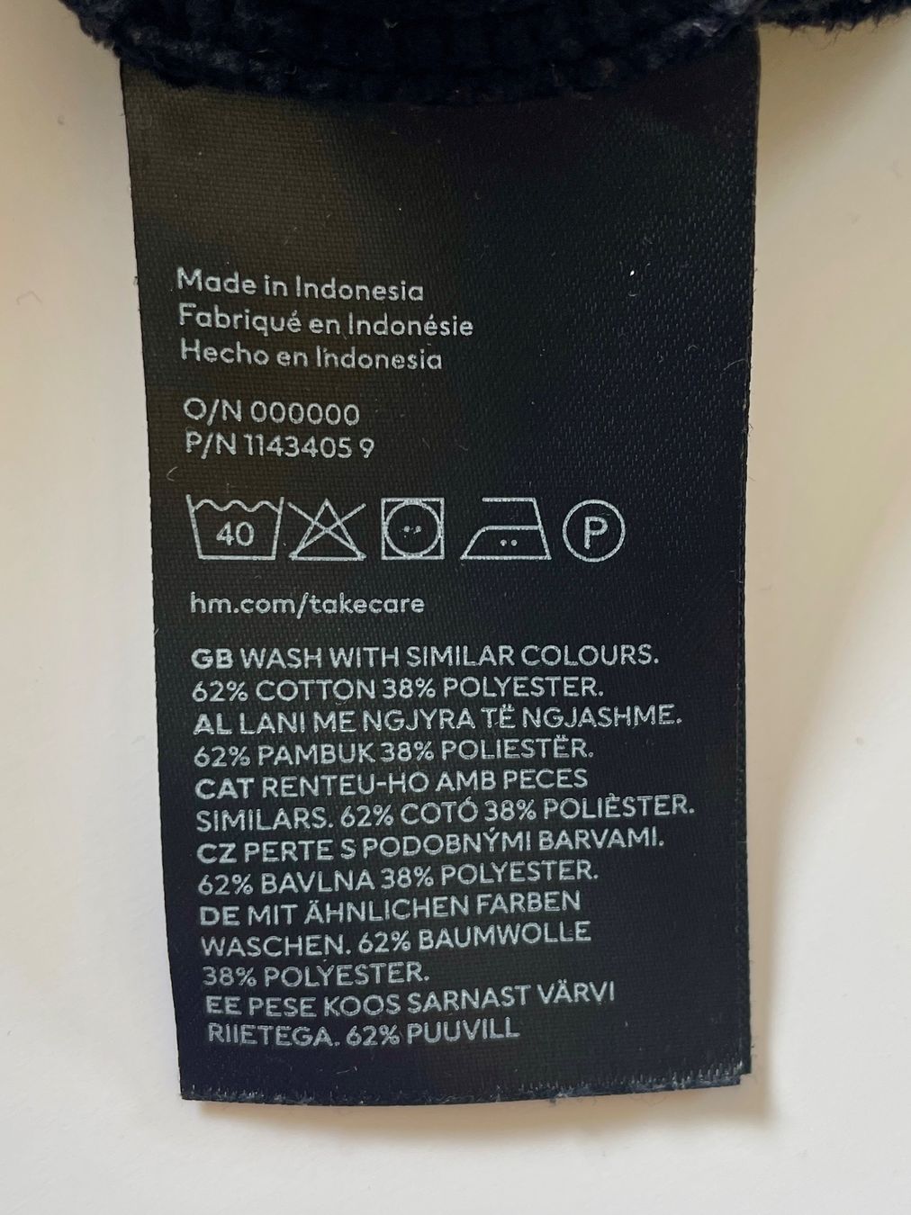 H&M Pullover & Sweatshirts: H&M Schwarzer Pulli, Gr. XS – Gebraucht aus Biel/Bienne von johanna3494 3