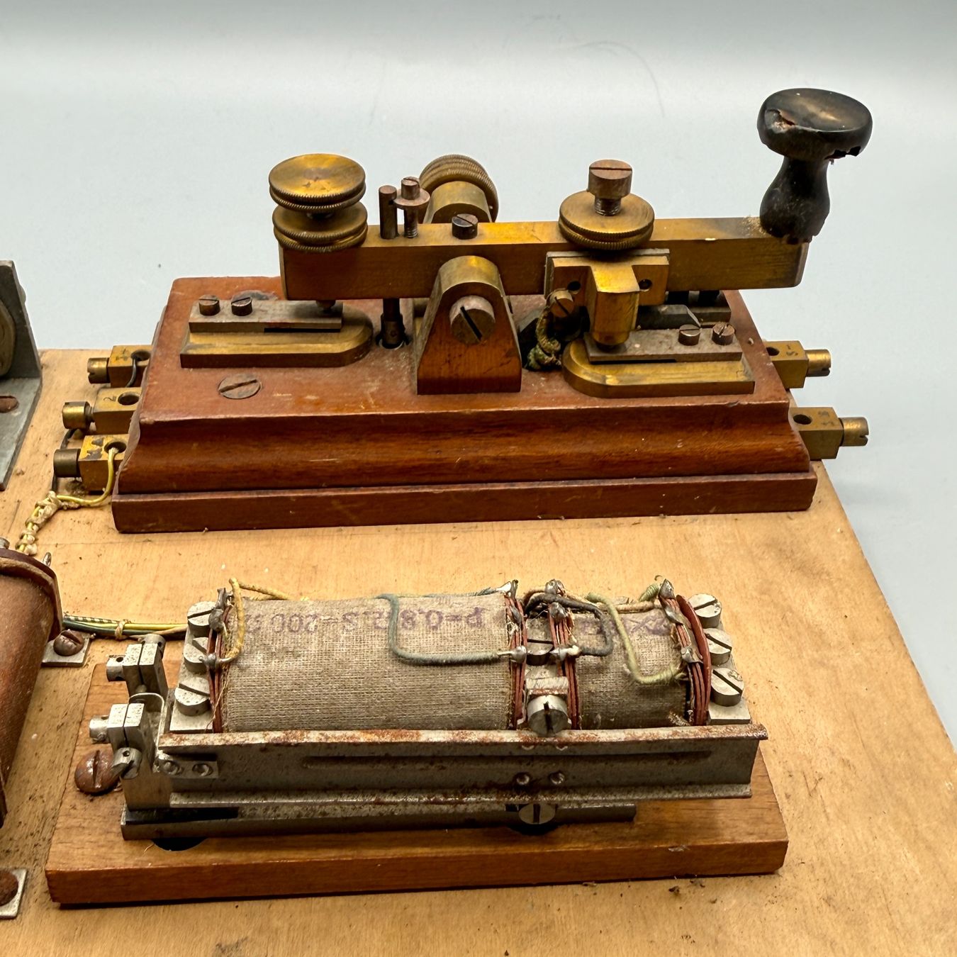 Telefone: Antiker Morsetelegraph – Gebraucht aus Ueberstorf von Brocandi 7