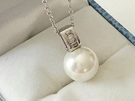 Elegantes Design Perlenanhänger aus 925er Silber - Neu