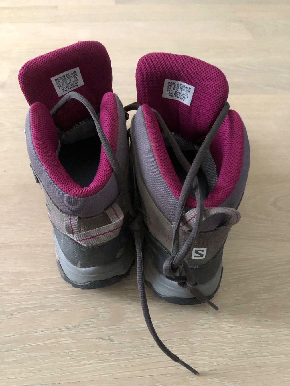 Salomon Scarpe da donna: Wanderschuhe der Marke Salomon - Grösse 37 1/3 – Usato da Thalwil venduto da holoarte 1