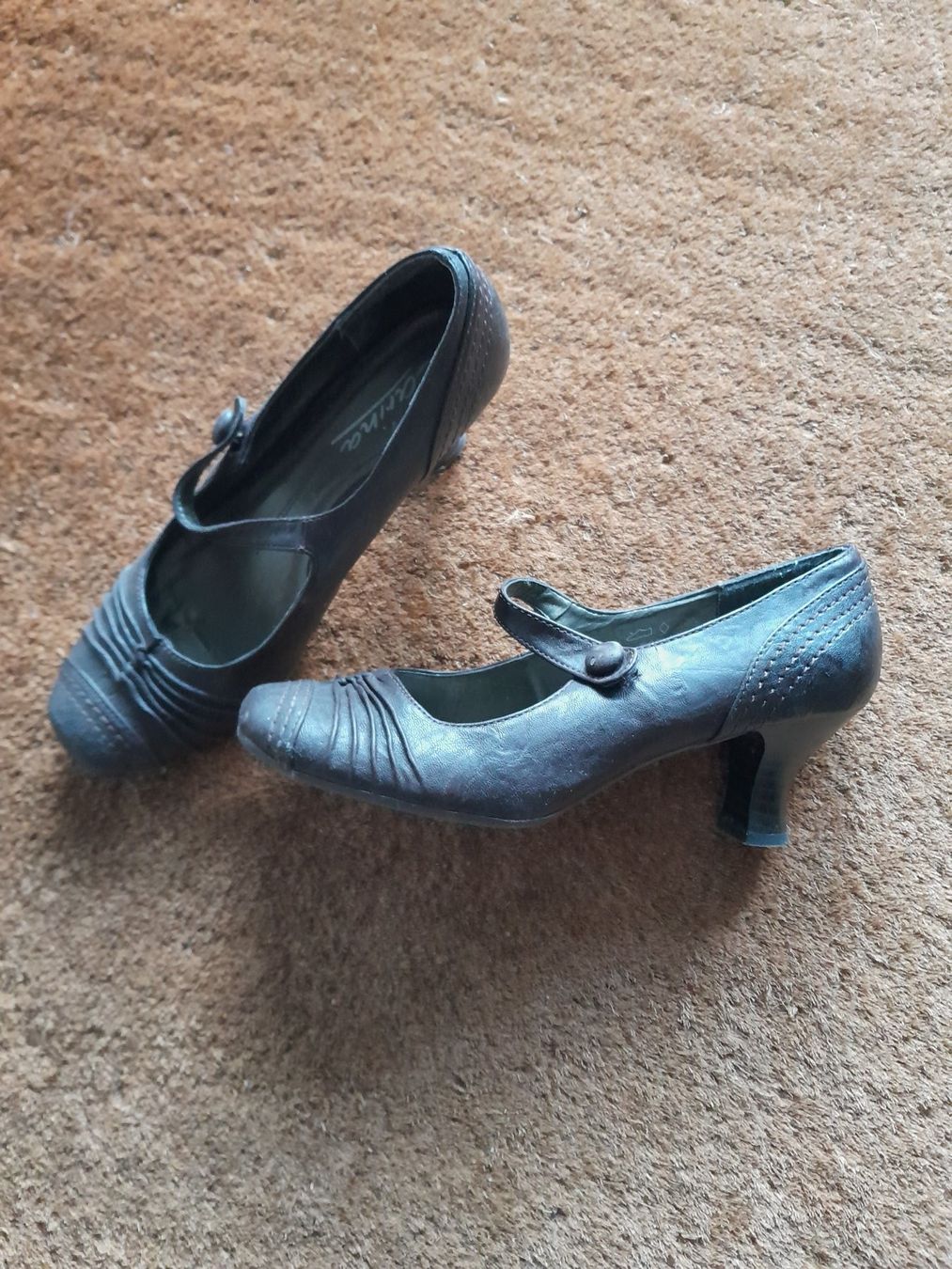 Scarpe da donna: Lederpumps 37 – Usato da Disentis/Mustér venduto da ritachristen
