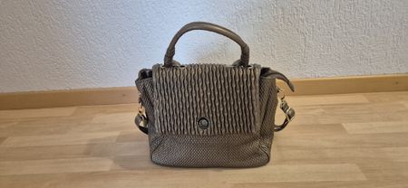 Handtasche in Bronze Optik