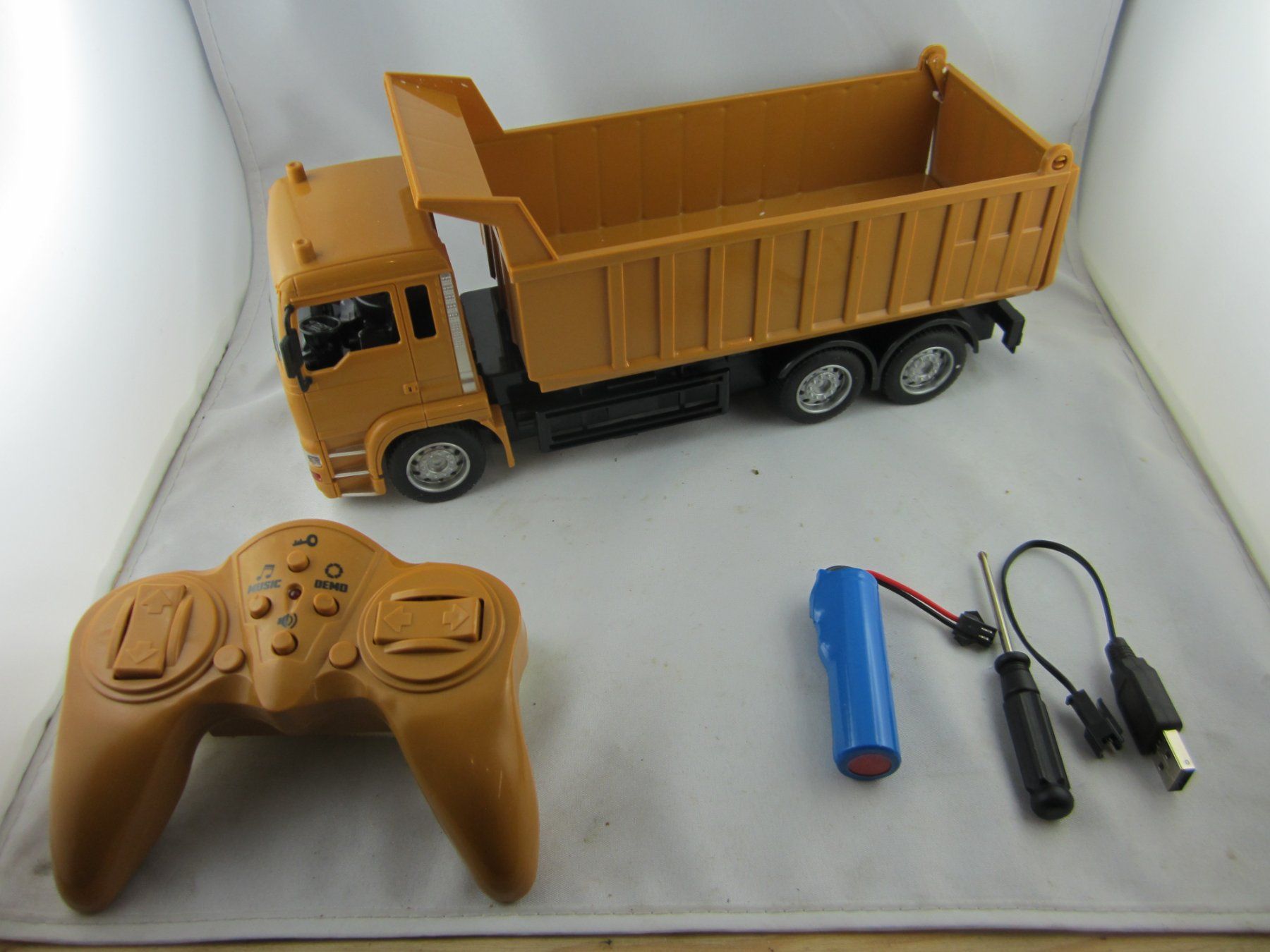 Modellini di ferrovie: Camion benne RC – Nuovo e nell'imballaggio originale da Gland venduto da renomodel