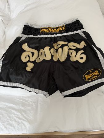 Muay Thai Shorts Black & Gold - L - Perfect for Summer Train