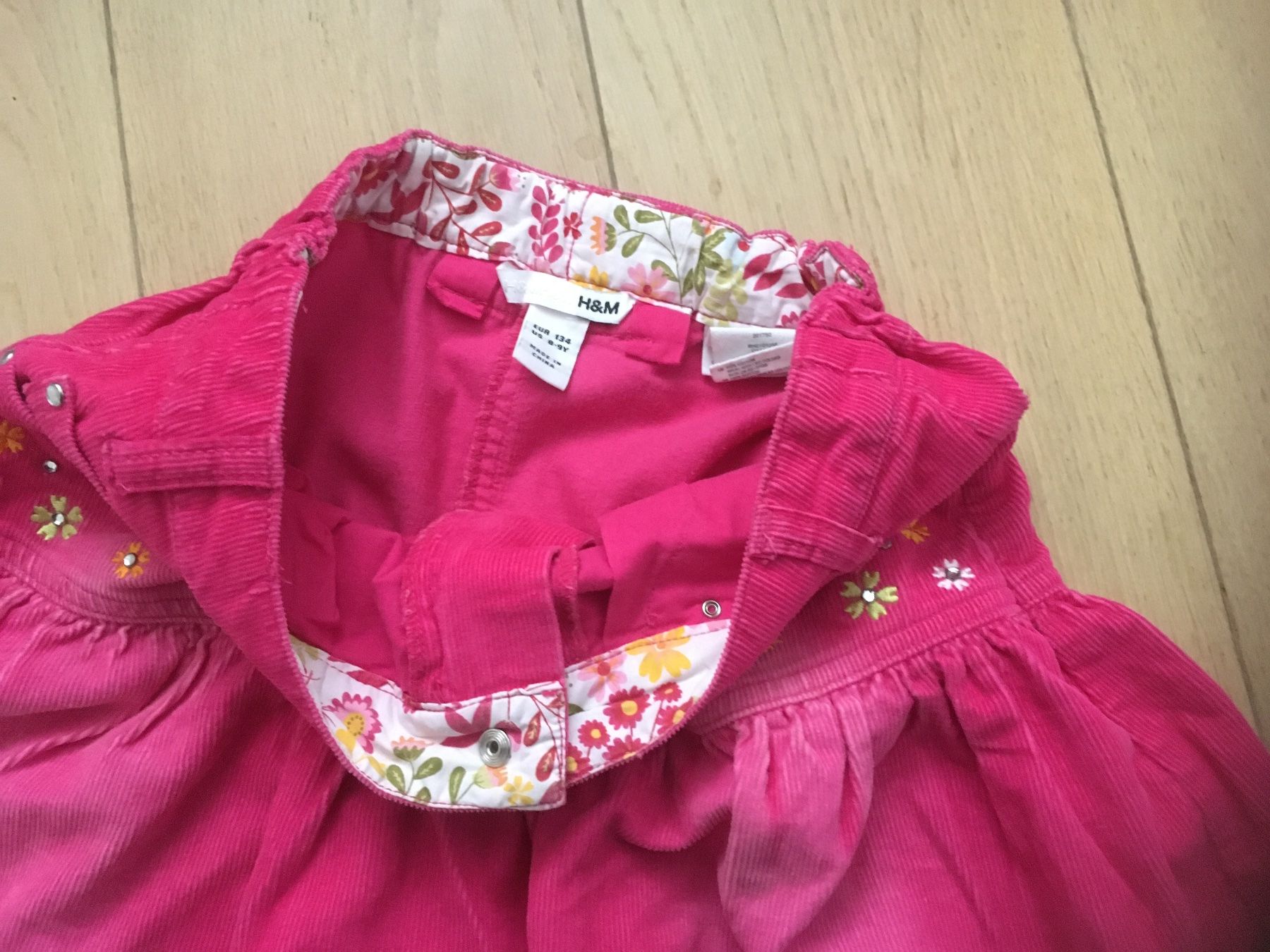 H&M Vestiti & Gonne: Toller Cordrock Gr. 134 H&M – Nuovo (secondo la descrizione) da Gächlingen venduto da Tara_devi 2