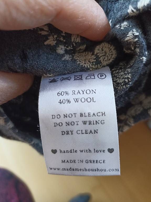 Vestiti: Herziges Kleid mit langen Ärmeln – Usato da Zürich venduto da Hund_2000 2