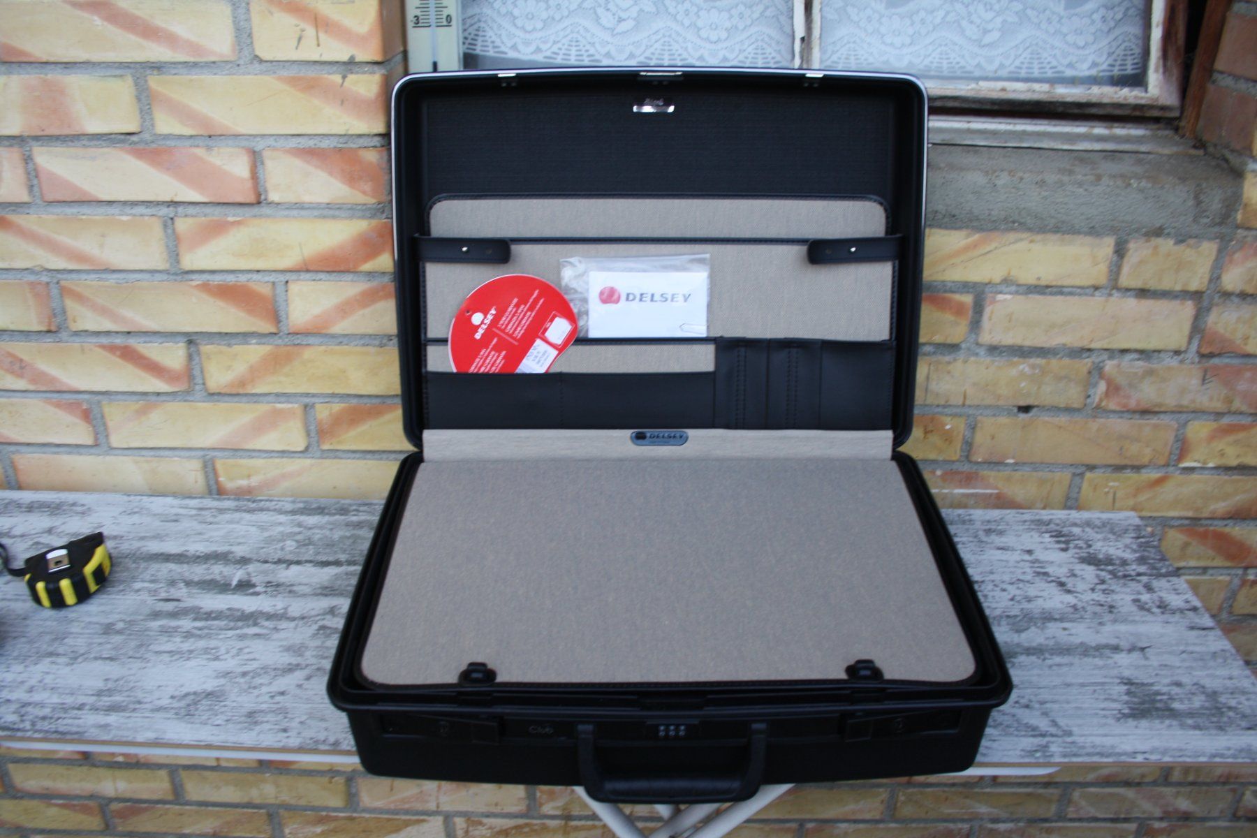 Delsey Valigie & Borse: DELSEY KOFFER AKTENKOFFER – Usato da Wauwil venduto da Pneuedy 6