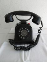 Altes Tischtelefon, sehr dekorativ!