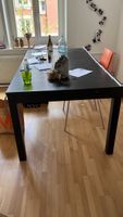 Ausziehbarer Tisch aus Holz