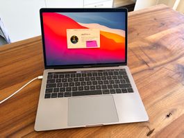 MacBook Pro / 13" / 16 GB RAM !! / 256 GB