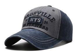 Casquette brodée de lettres en coton délavé