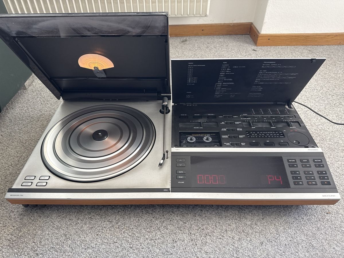 Bang & Olufsen Multimediaplayer & Streamer: Bang & Olufsen Beocenter 7700 mit Lautsprechern – Gebraucht aus Bubikon von Ultima2