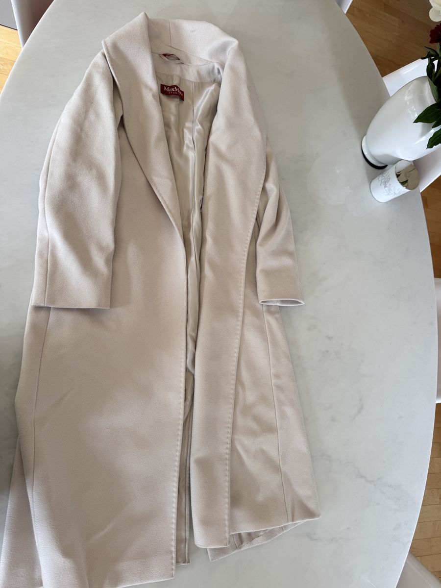 Max Mara Cappotti: Max Mara Studio Mantel in creme weiss – Usato da Zürich venduto da smi_57ql 4