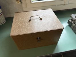 Tresor mit Schlüssel guter Zustand