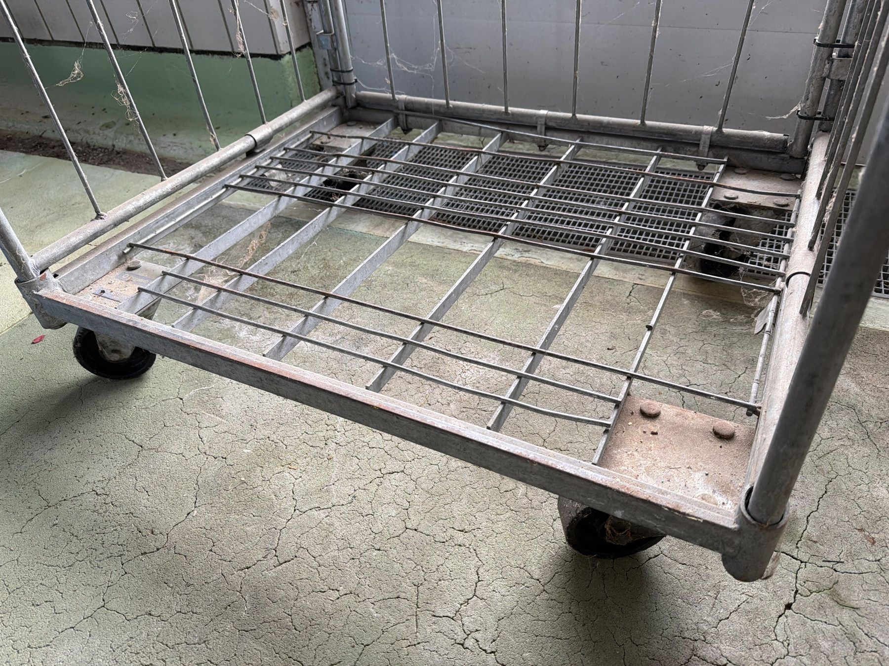 Banconi: Gitterwagen Top Zustand – Usato da Mörschwil venduto da philmensa 2