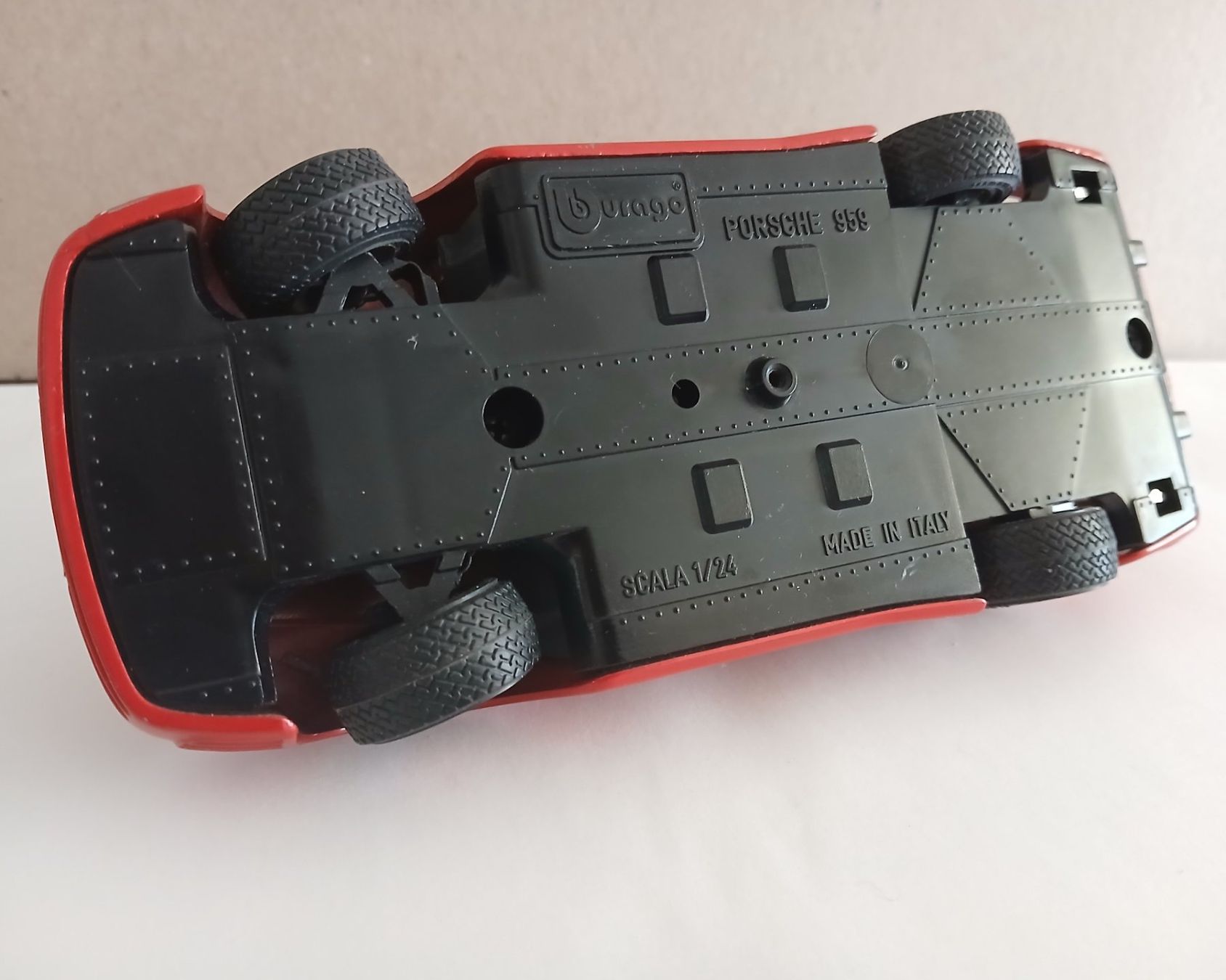 Bburago Modellini d'auto: BBurago Porsche 959, 1:24 – Usato da Lausanne venduto da hdda 6