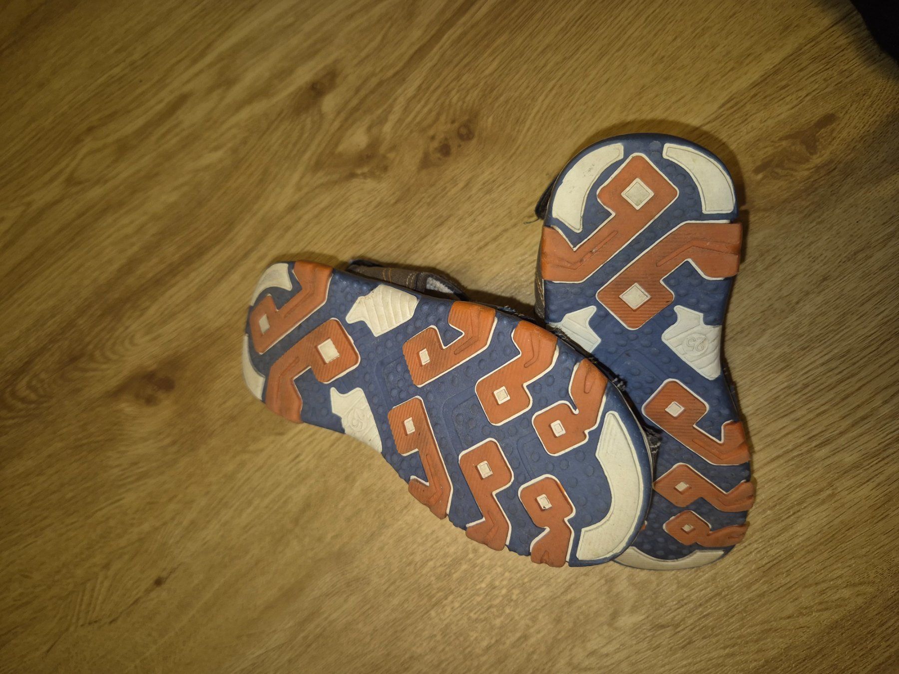 Schuhe für Jungen: Sandalen Grösse 25 – Gebraucht aus Halten von apl_6bf6 1