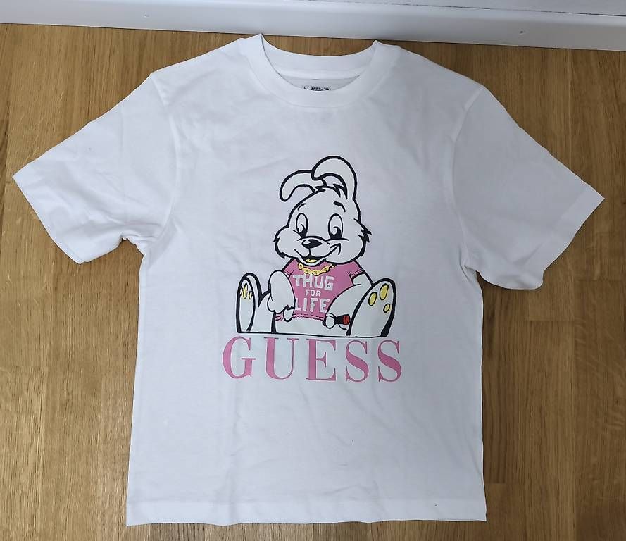 T-Shirts: GUESS T-Shirt in XS – Gebraucht aus Egg b. Zürich von Alexandra_Frei