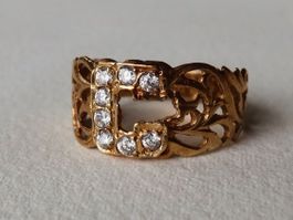 Ring aus 18k Gelbgold (750) mit Buchstabe C und Steinen