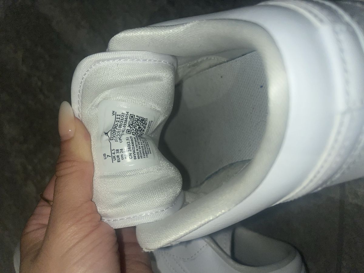 Jordan Herrenschuhe: Air Jordan 1 Low Triple White – Gebraucht aus Neftenbach von anisha_capone 6