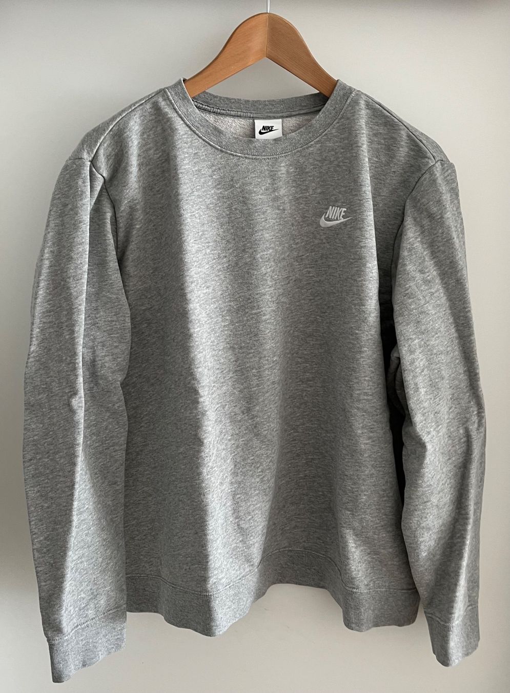 Nike Pullover & Sweatshirts: Nike Sweatshirt grey heather Grösse XL Short – Gebraucht aus Zollikon von Svch 3