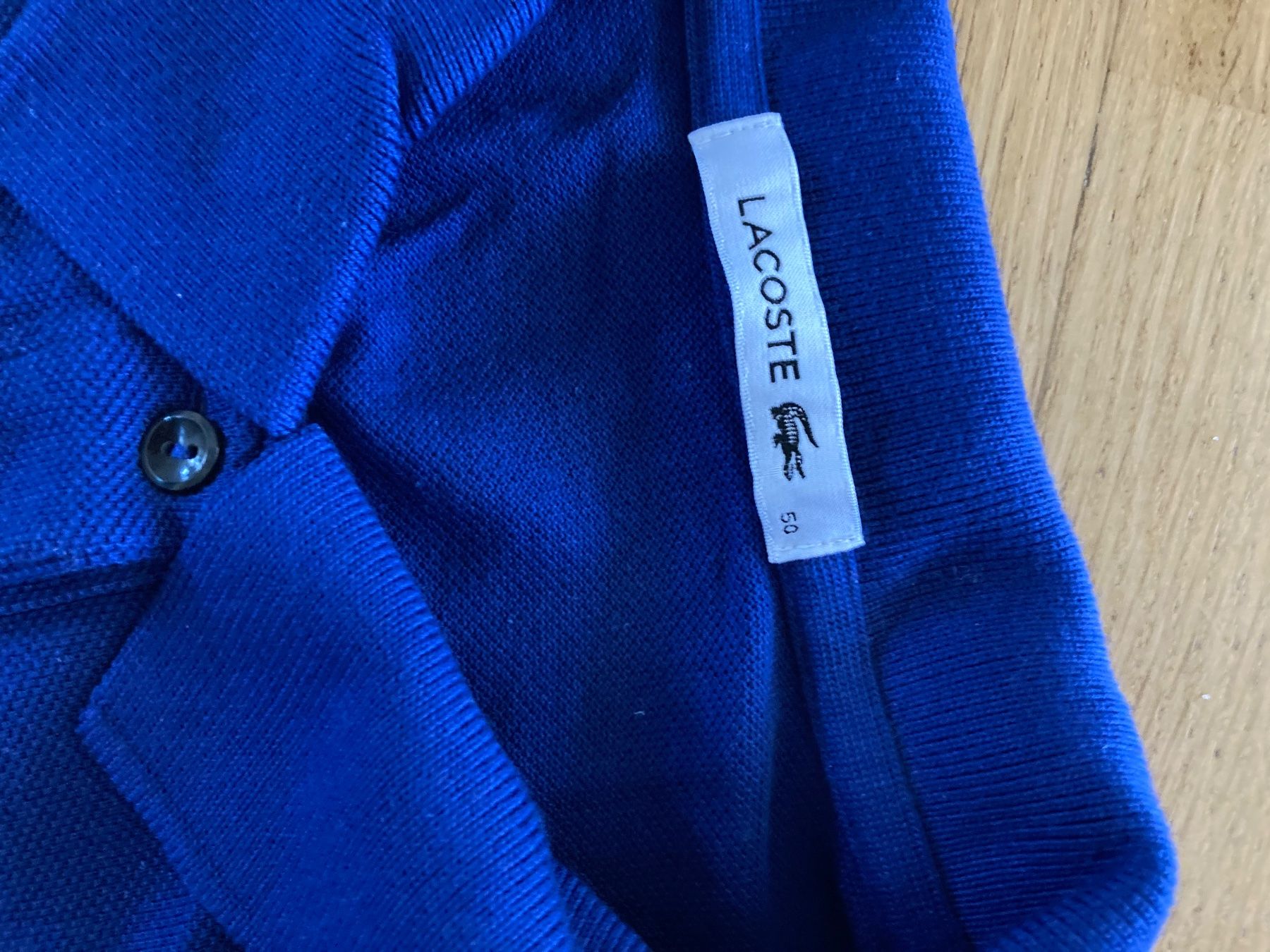 Lacoste Pullover & Sweatshirts: kurzes Shirt Gr. 50, Lacoste – Gebraucht aus Frauenfeld von manuburg 1