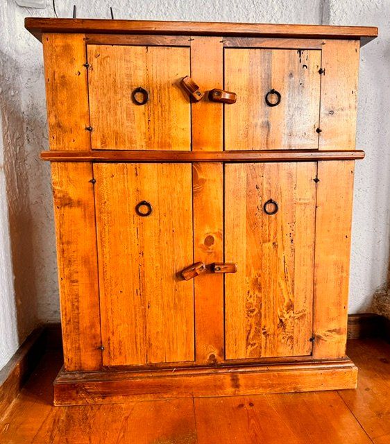 Commodes: Mobile rustico, alto come un comò – D'occasion à Riva San Vitale par lba_5qcr 1