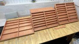 3er Set Holz-Setzkasten-Displayregal. Höhenverstellbar Böden