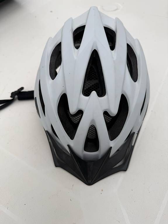 Casques: Velohelm Gr. 55-58 – Neuf avec emballage d'origine à Münsingen par monic51 1