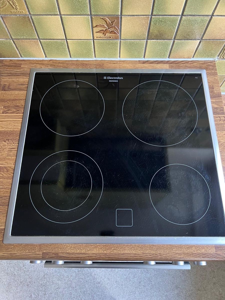 Electrolux Forni: Electrolux Backofen mit Kochfeld silber – Usato da St. Gallen venduto da Allu90er 1