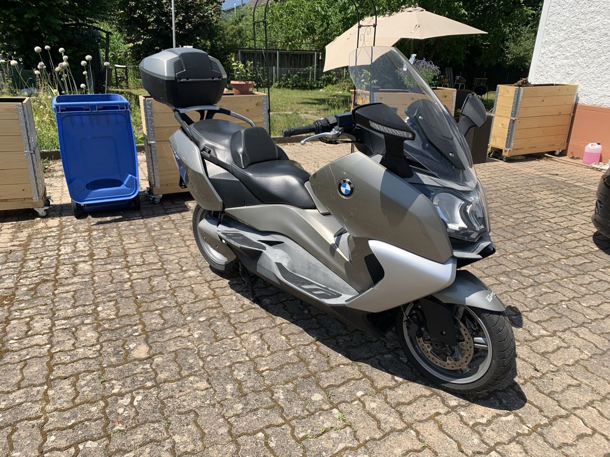 BMW Scooter: Roller BMW C 650 GT silber mit Topcase – Usato da Derendingen venduto da divided_10