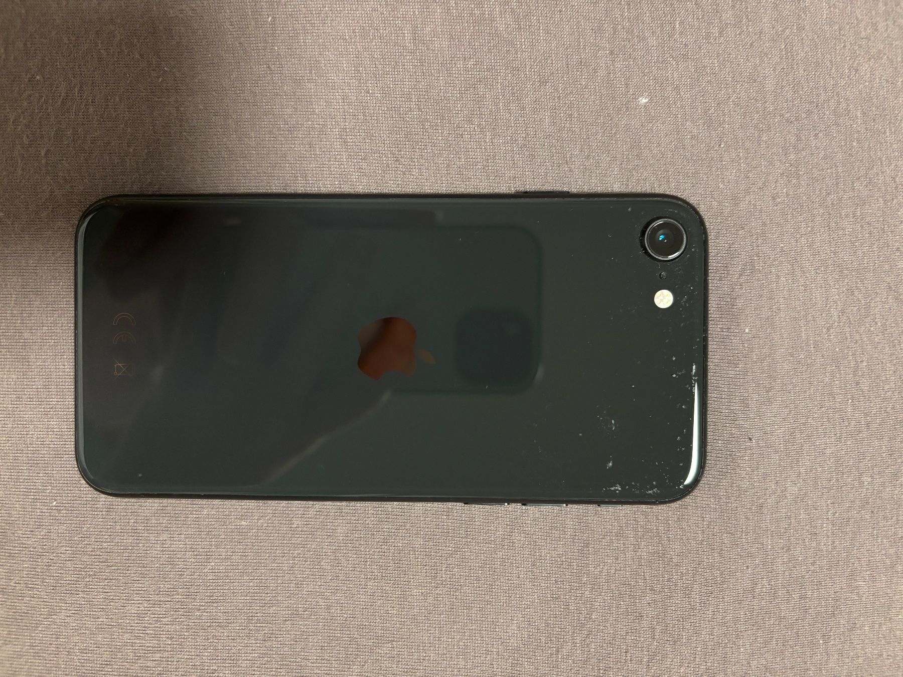 Apple Telefoni cellulari / Smartphones: IPhone SE2020, Schwarz, 64 GB – Usato da Niederönz venduto da deb_tyz9 1