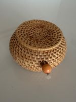 Kleine Dose aus Rattan, Musikdose "Guten Abend, gut Nacht"