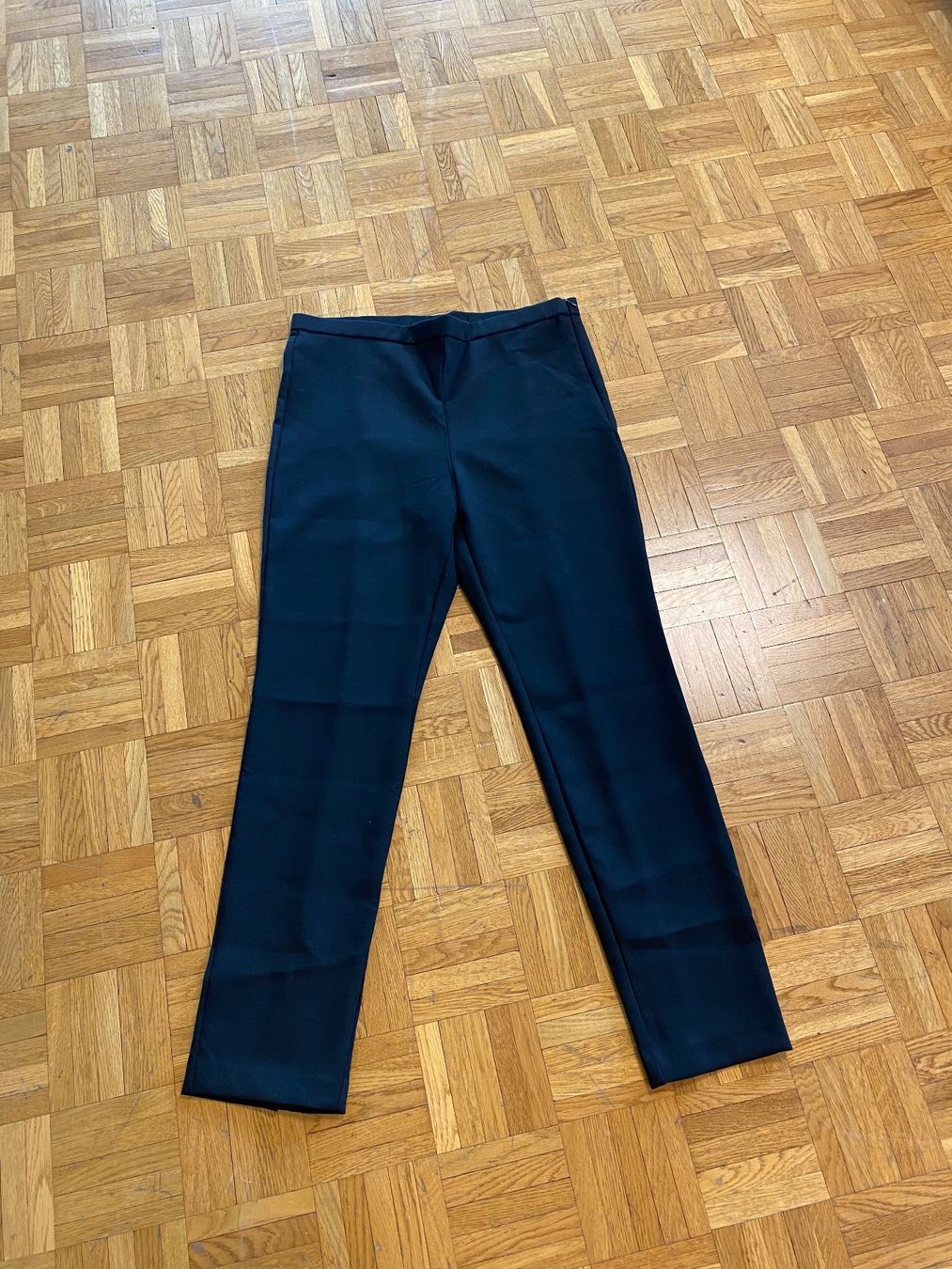 Zara Hosen: Hose Zara XL – Neu (gemäss Beschreibung) aus Adlikon b. Regensdorf von galaxandy