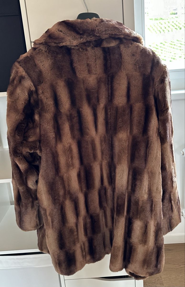 Cappotti: Hochwertige Kunstpelzjacke – Nuovo (secondo la descrizione) da Chur venduto da Svenja_83 1