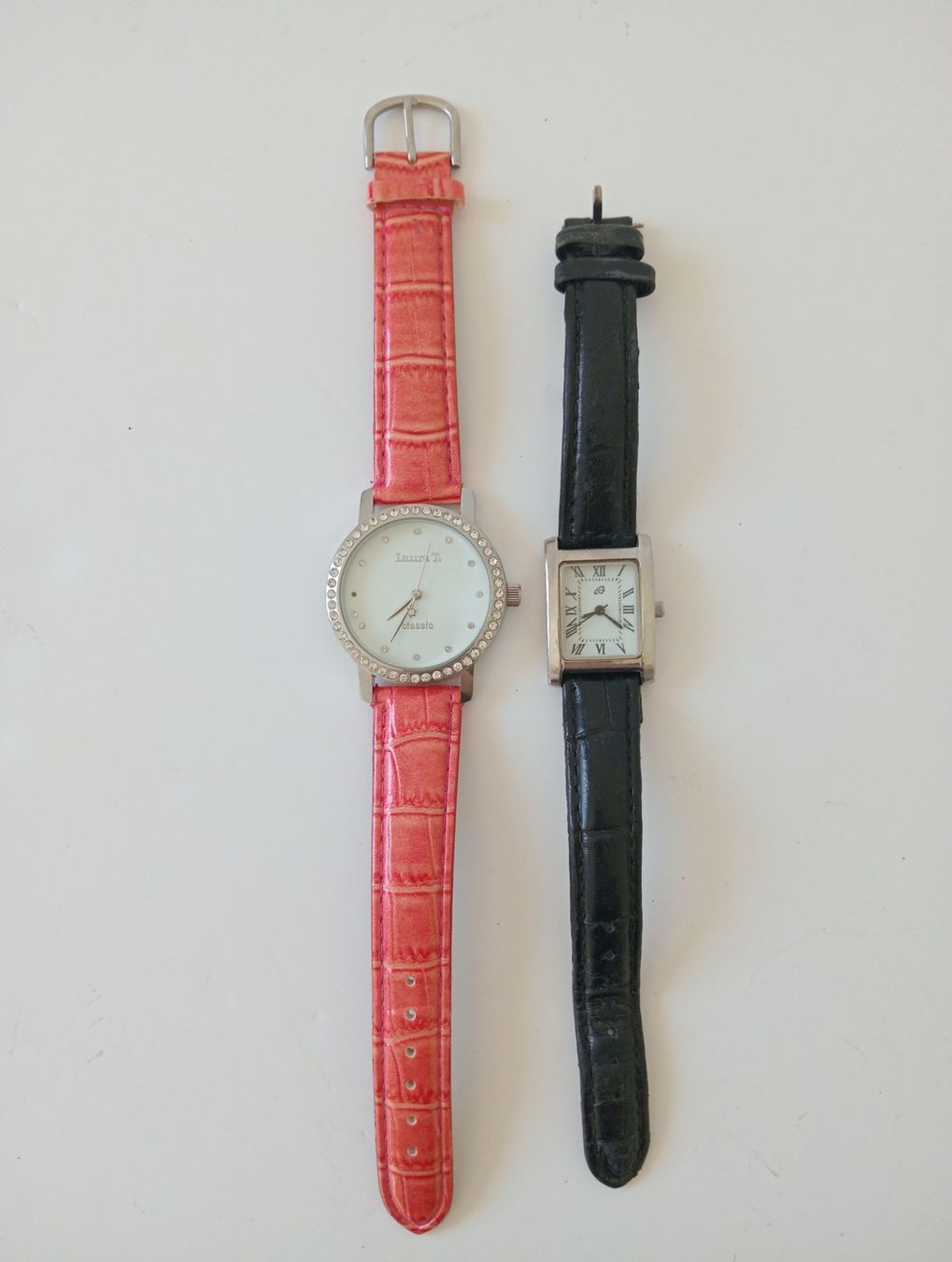 Montres: 2 Damenuhren defekt  – Défectueux à Allschwil par Evgeniia78 1