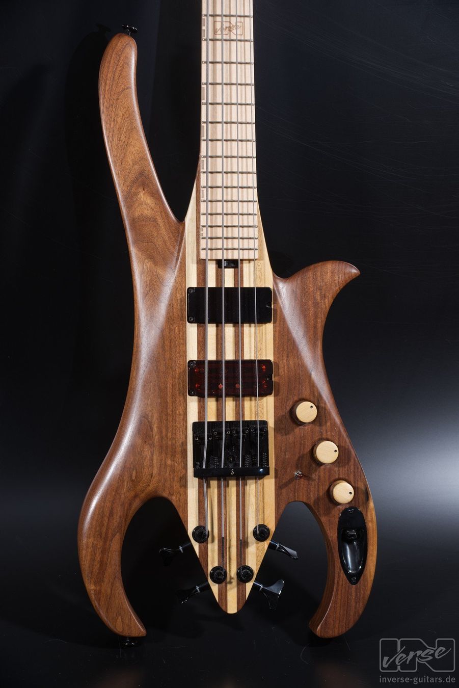 Strumenti musicali: INVERSE GUITARS Walnut Manta Bass – Nuovo e nell'imballaggio originale da Schaffhausen venduto da Saitensprung_SH 3