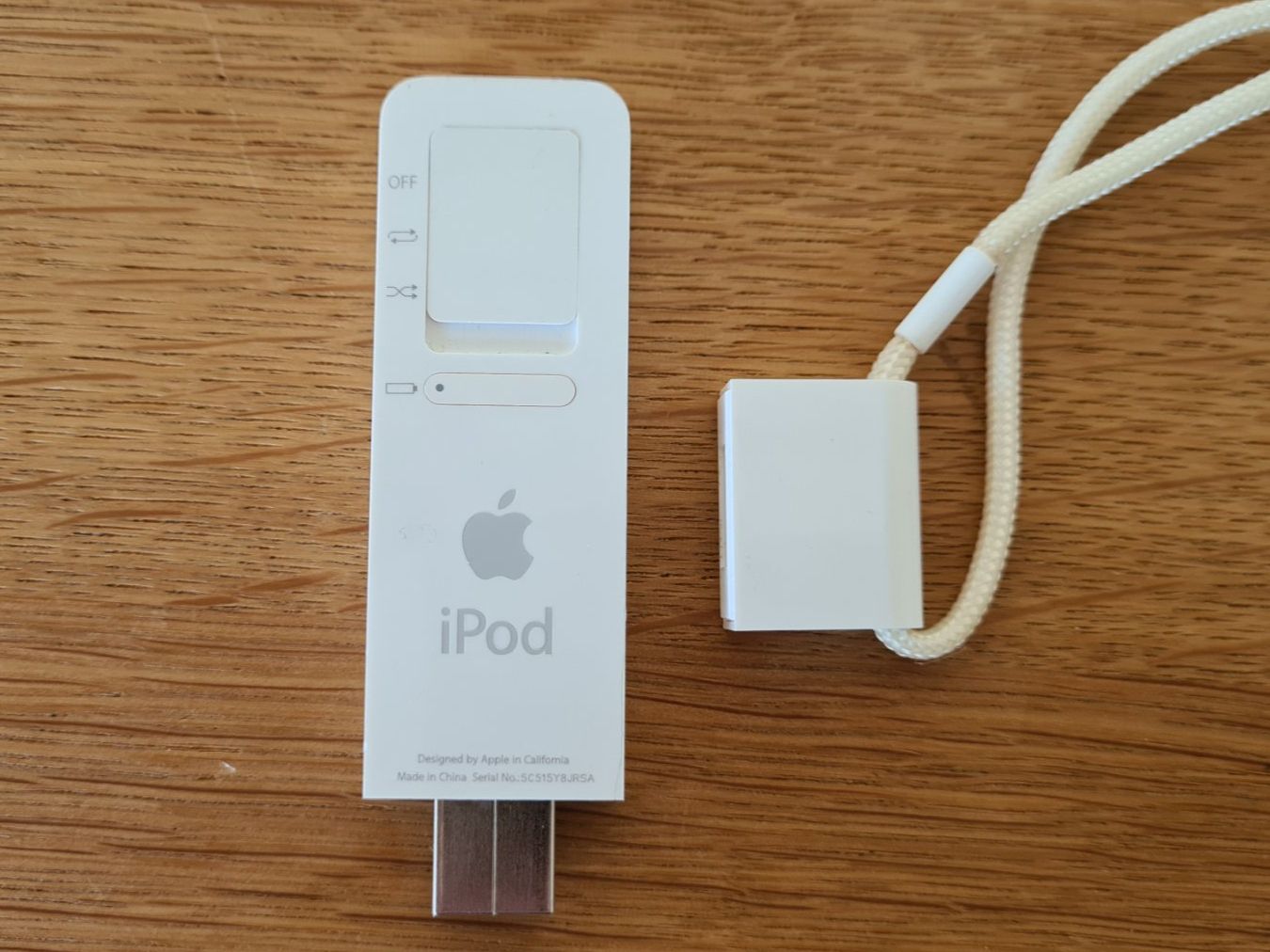 Apple iPod Shuffle 1GB ホワイト Original Apple iPod Shuffle 1. Generation A1112 1GB von 2005