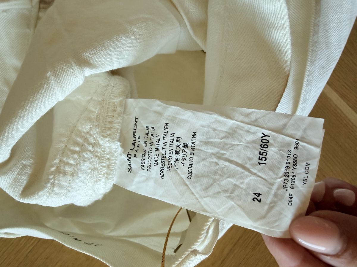 Saint Laurent Jeans: Saint Laurent Straight Jeans size 24 – Gebraucht aus Meilen von ana_nln9 2