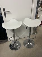Zwei Barhocker weiss, höhenverstellbar