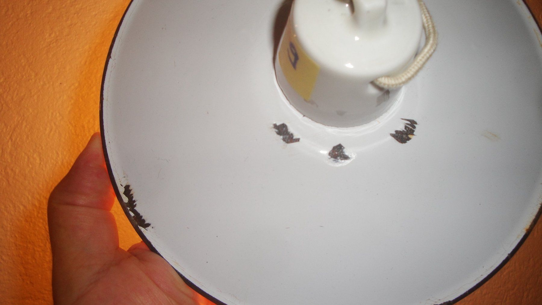 Lampade: Kellerlampe mit Emaillierter Lampenschirm – Usato da Zürich venduto da Paykan 2