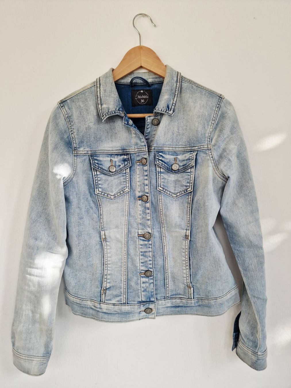 Giacche: Damen Jeans Jacke Multiblu Gr. S 36 Hellblau – Usato da Hallau venduto da CHACLA