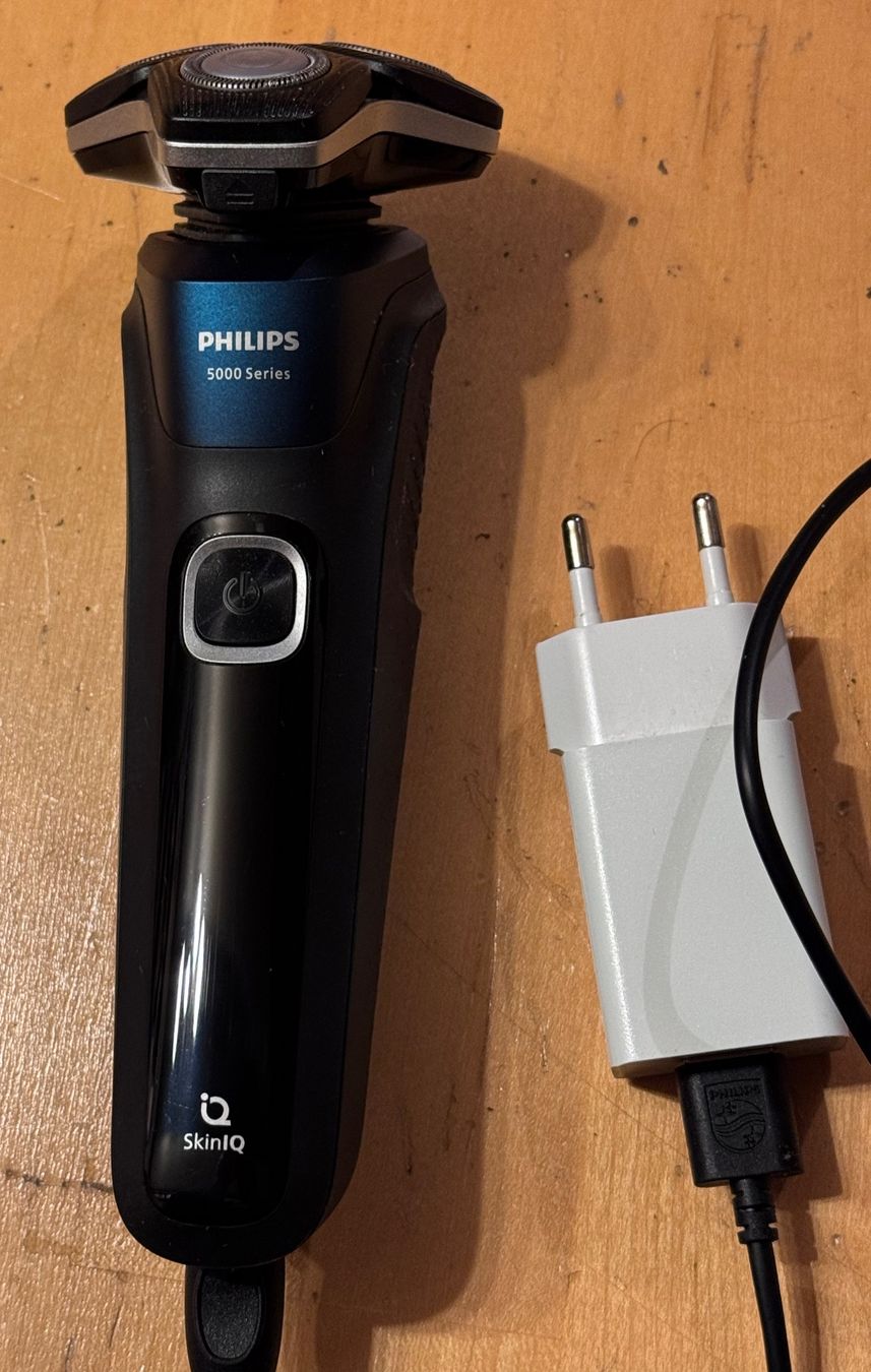 Philips Rasoi & Lamette da barba: Phillips Shaver 5000 Series – Nuovo (secondo la descrizione) da Unterengstringen venduto da NOISE 1