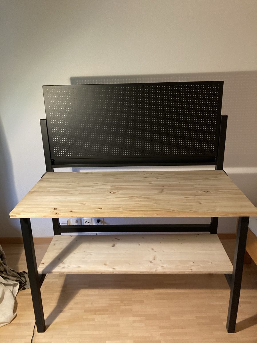 Scrivanie: Bürotisch mit Memoboard – Nuovo (secondo la descrizione) da Bäriswil BE venduto da chr_2vp7