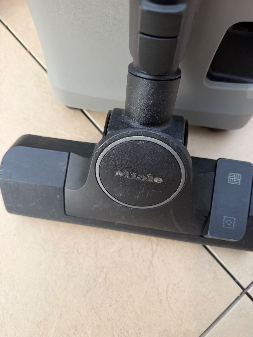 Miele Aspirateurs & Accessoires: Miele Staubsauger ab 1.- – D'occasion à Grenchen par Design-Outlet 5