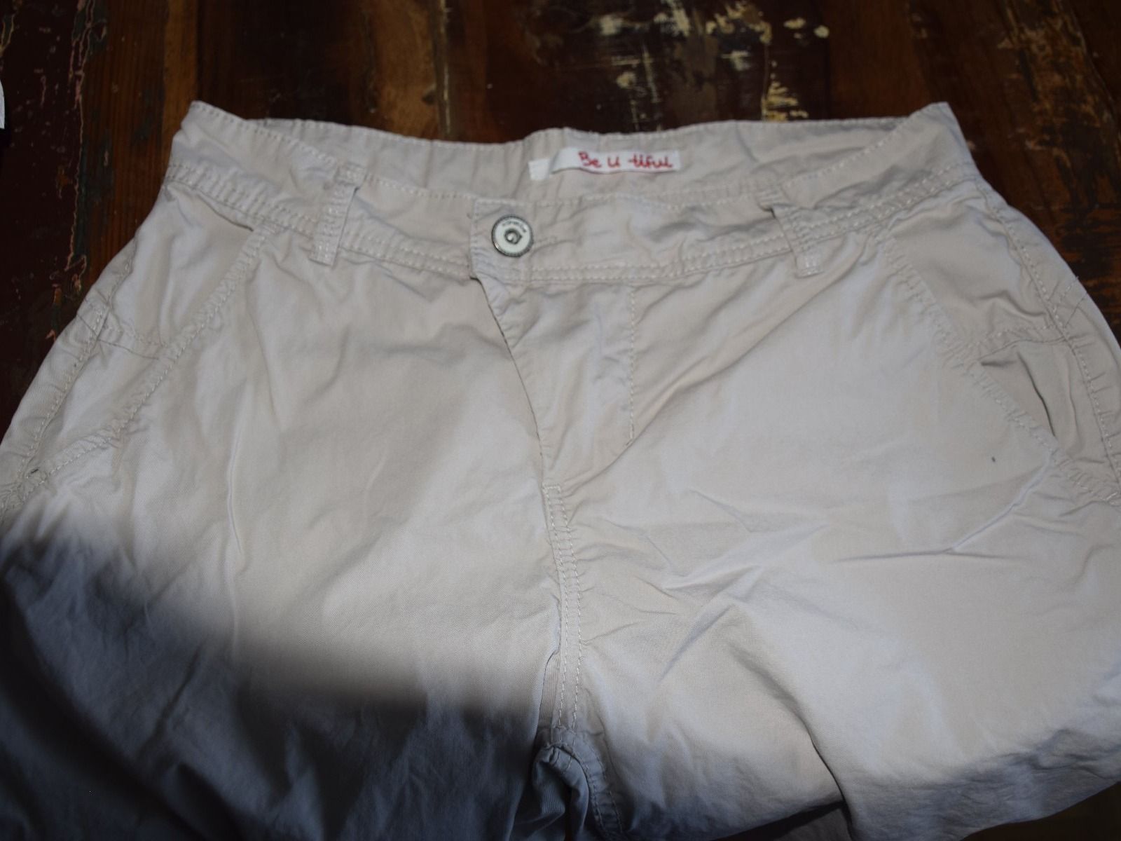 Pantaloni: BE U TIFUL Bermuda Hose Damen Gr 36 – Usato da Wetzikon ZH venduto da Wetzicardo25 2