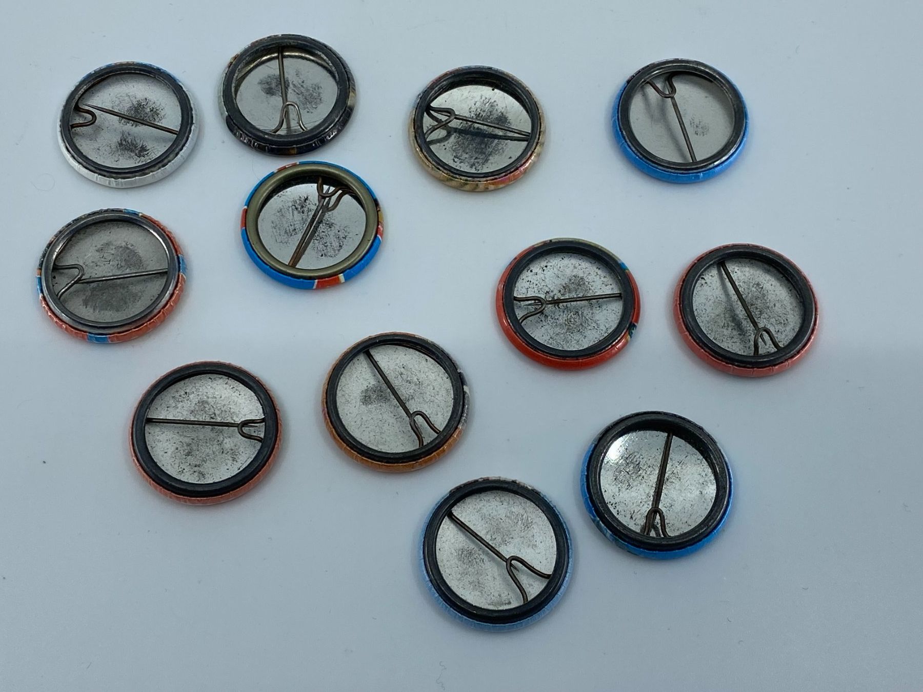 Placchette & Badge: 12x Vintage Elvis Presley Button ca. 2.4cm – Usato da Langwiesen venduto da Restposten-24 4