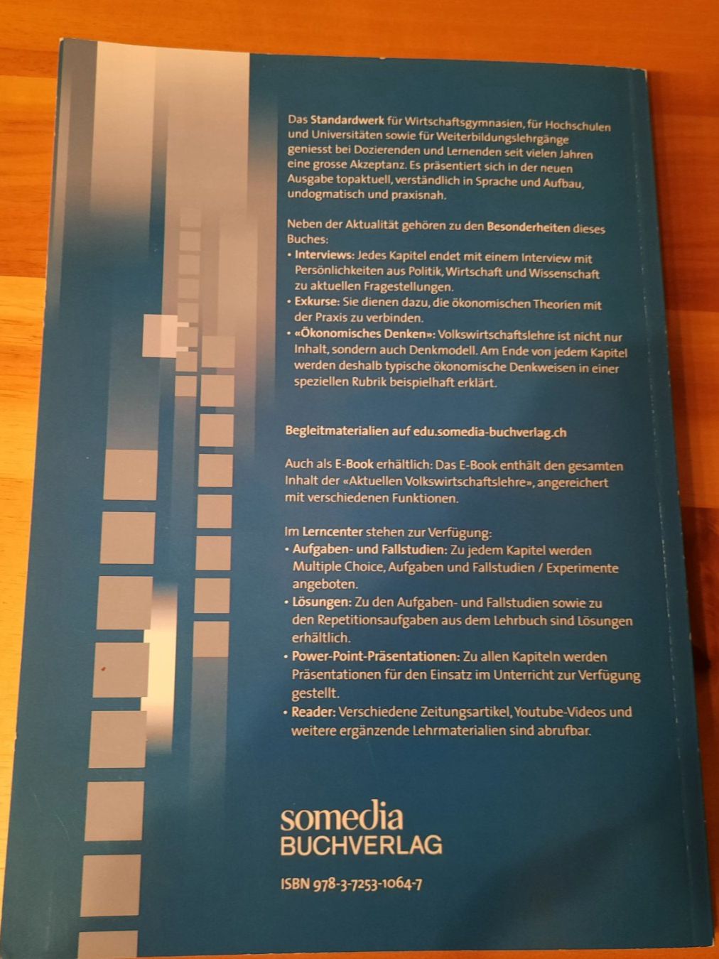 Libri: Aktuelle Volkswirtschaftslehre 2018/19 – Usato da Ibach venduto da urs_sl5h 1
